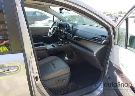 2021 Toyota Sienna Xle из США, поврежденный, VIN 5TDYRKEC2MS070447